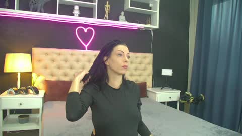 Snapshot of taniakarevina chatting on 05/11/26, 05:24 Tania Karevina online show from 05/11/26, 05:24