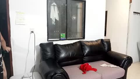 taniamilf69 online show from 10/06/25, 07:22