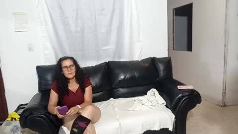 taniamilf69 online show from 12/05/25, 07:32