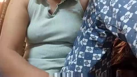 taniya_roy4628 online show from 04/12/26, 01:54