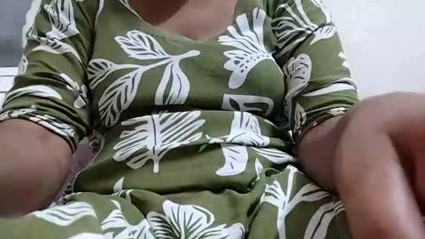 taniya_roy4628 online show from 05/12/26, 02:30
