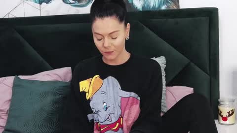 tanyaGrey online show from 12/18/24, 10:40