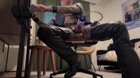 Tank Guy online show from 12/07/24, 07:21