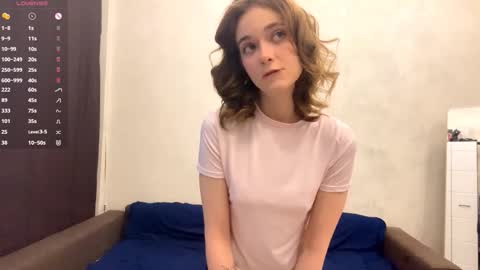 Mia online show from 03/05/26, 01:23