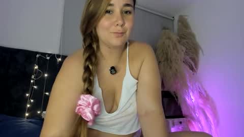 tara__ online show from 04/13/26, 01:33