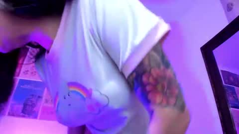    online show from 01/03/25, 02:19