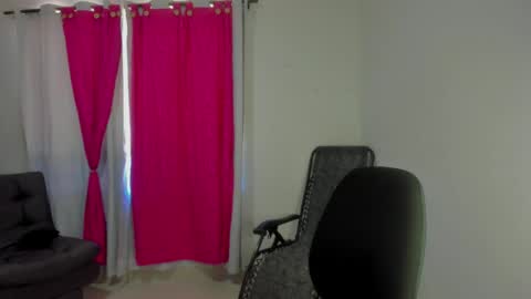 Snapshot of tara_thonson chatting on 04/03/26, 03:21 tara_thonson online show from 04/03/26, 03:21