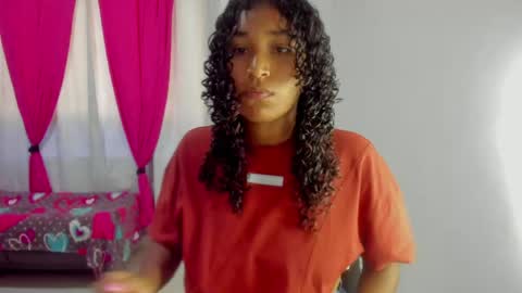 Snapshot of tara_thonson chatting on 04/15/26, 05:31 tara_thonson online show from 04/15/26, 05:31