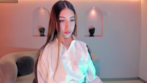 Tara Lawrence online show from 12/18/25, 03:23