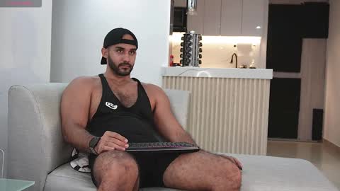 Tarek online show from 10/10/25, 01:04