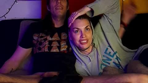 T  J   online show from 11/01/25, 09:39