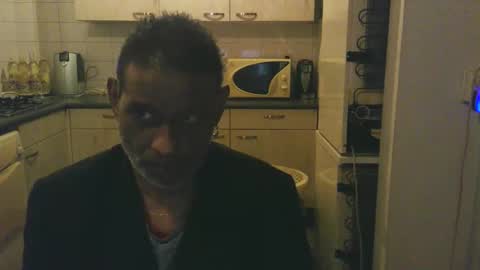 Genaro Thode online show from 12/17/25, 01:11