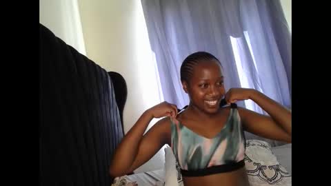 Snapshot of tasha_kimmy chatting on 09/10/25, 06:13 Ireen online show from 09/10/25, 06:13