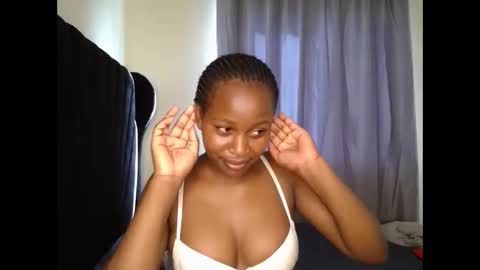 Snapshot of tasha_kimmy chatting on 10/09/25, 04:32 Ireen online show from 10/09/25, 04:32