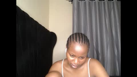 Snapshot of tasha_kimmy chatting on 10/24/25, 06:37 Ireen online show from 10/24/25, 06:37