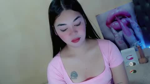 Snapshot of tastefully_yours chatting on 11/18/25, 08:02 Ms Lendy Versa 3 online show from 11/18/25, 08:02