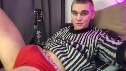 Snapshot of tasteithorny chatting on 01/20/25, 12:28 tasteithorny online show from 01/20/25, 12:28