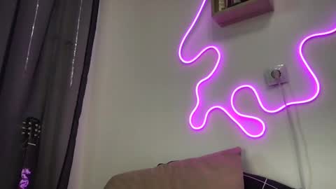 Snapshot of tasteithorny chatting on 02/01/25, 01:09 tasteithorny online show from 02/01/25, 01:09