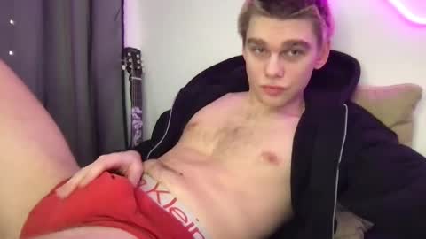 Snapshot of tasteithorny chatting on 03/04/25, 04:49 tasteithorny online show from 03/04/25, 04:49