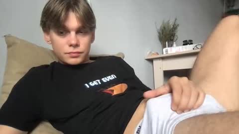 Snapshot of tasteithorny chatting on 09/19/25, 09:11 tasteithorny online show from 09/19/25, 09:11