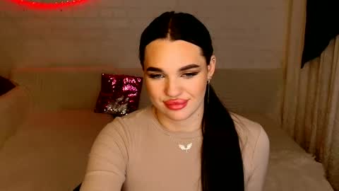 Snapshot of tasty_babyy chatting on 12/17/24, 02:33 tasty_babyy online show from 12/17/24, 02:33