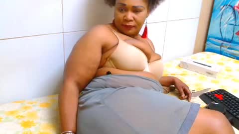 tastybootyxoxo online show from 06/23/26, 05:00