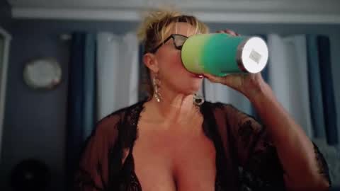 Snapshot of tastycupcake69 chatting on 01/11/26, 08:14 veronicabrian online show from 01/11/26, 08:14