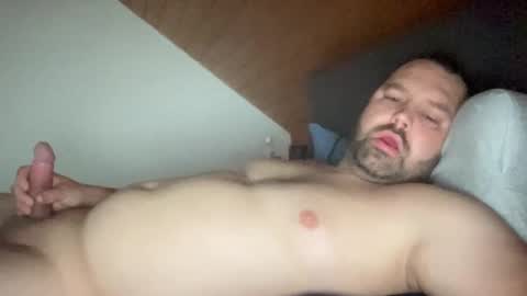 Snapshot of tatam90 chatting on 09/28/25, 06:41 tatam90 online show from 09/28/25, 06:41