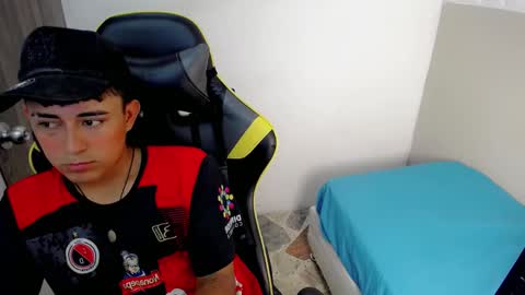 Snapshot of tatannn_ chatting on 11/20/25, 08:52 T A T A N online show from 11/20/25, 08:52