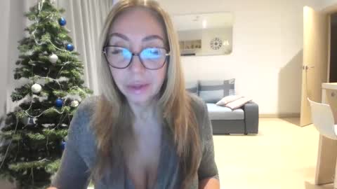 tati74 online show from 12/16/25, 09:14