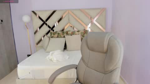 Tati Saldarriaga online show from 11/15/25, 07:54