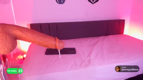 Snapshot of tatiana_monroe chatting on 09/22/25, 02:08 Hey Im Tatiana online show from 09/22/25, 02:08