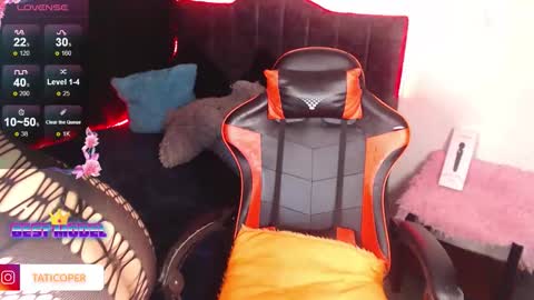 Snapshot of tatiana_oficial chatting on 10/22/25, 08:03 Tatiana NEW ACCOUNT online show from 10/22/25, 08:03