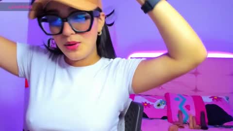 Snapshot of tatissdeliciuss chatting on 12/13/24, 01:37 Tatiss online show from 12/13/24, 01:37