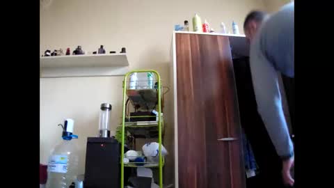 Beliqnegar online show from 12/15/25, 11:14