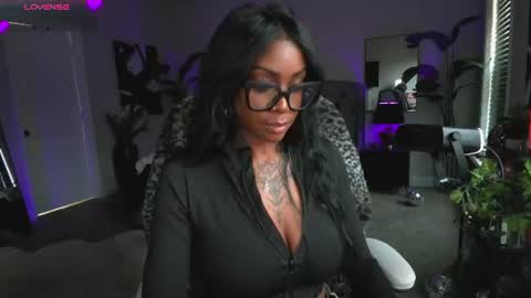 Snapshot of tatted_vixen chatting on 06/29/26, 08:20 Tatted Queen online show from 06/29/26, 08:20