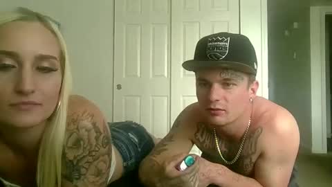 Snapshot of tattedblondec4 chatting on 06/06/26, 01:11 tattedblondec4 online show from 06/06/26, 01:11