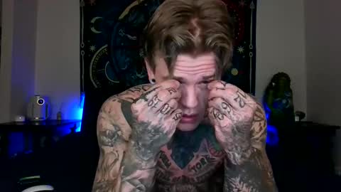 Snapshot of tatteddaddy9000 chatting on 11/15/25, 04:21 D-Man online show from 11/15/25, 04:21