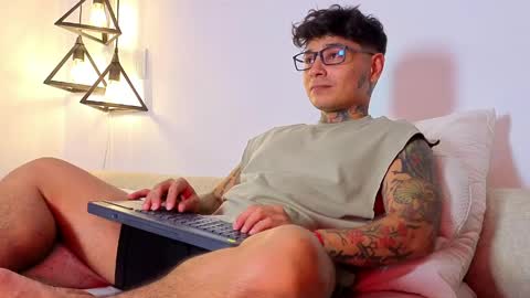 Snapshot of tattokoi chatting on 04/23/26, 04:57 tattokoi online show from 04/23/26, 04:57
