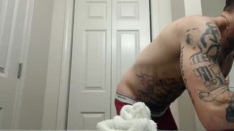 Snapshot of tattoo3333 chatting on 11/05/25, 09:59 tattoo3333 online show from 11/05/25, 09:59