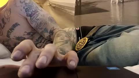 Snapshot of tattoo3333 chatting on 11/06/25, 10:05 tattoo3333 online show from 11/06/25, 10:05