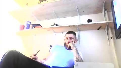 Snapshot of tattoo3333 chatting on 11/18/25, 12:20 tattoo3333 online show from 11/18/25, 12:20