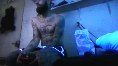 Snapshot of tattoo3333 chatting on 11/21/25, 06:06 tattoo3333 online show from 11/21/25, 06:06