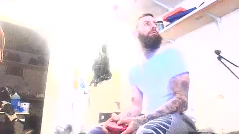 Snapshot of tattoo3333 chatting on 11/24/25, 04:18 tattoo3333 online show from 11/24/25, 04:18