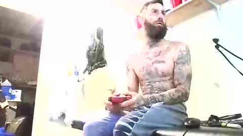 Snapshot of tattoo3333 chatting on 11/25/25, 04:23 tattoo3333 online show from 11/25/25, 04:23