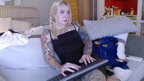 tattoobbgirl online show from 03/05/25, 04:35