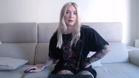 tattoobbgirl online show from 09/14/25, 11:31