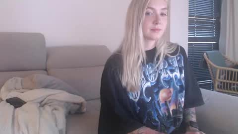 tattoobbgirl online show from 11/08/25, 04:29