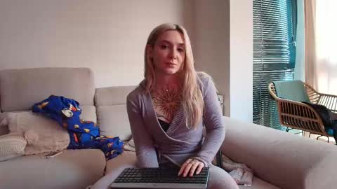 tattoobbgirl online show from 03/03/26, 04:46