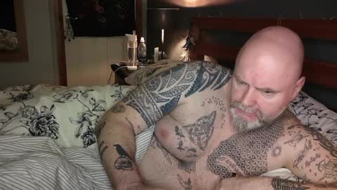 Tattooeddilf 01 online show from 12/08/24, 10:47
